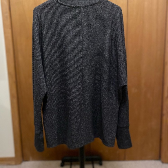 Matty M grey ribbed long sleeve ribbed shirt with mock neck size Medium oversize - Picture 2 of 11